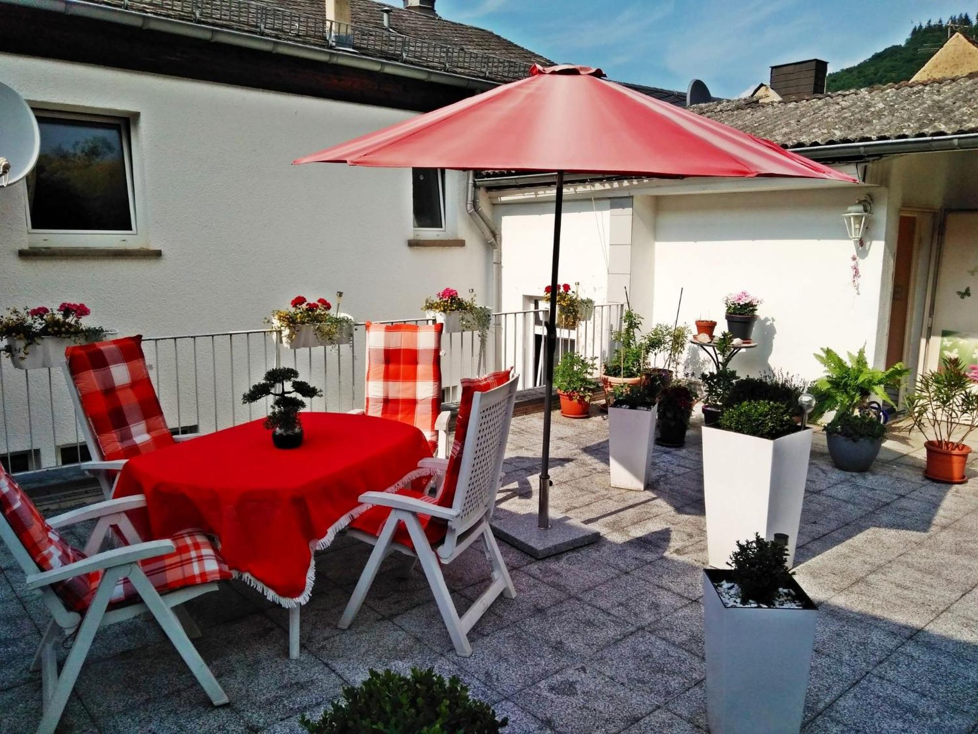 Living In The Historic Cochem Old Town Apartment Екстериор снимка
